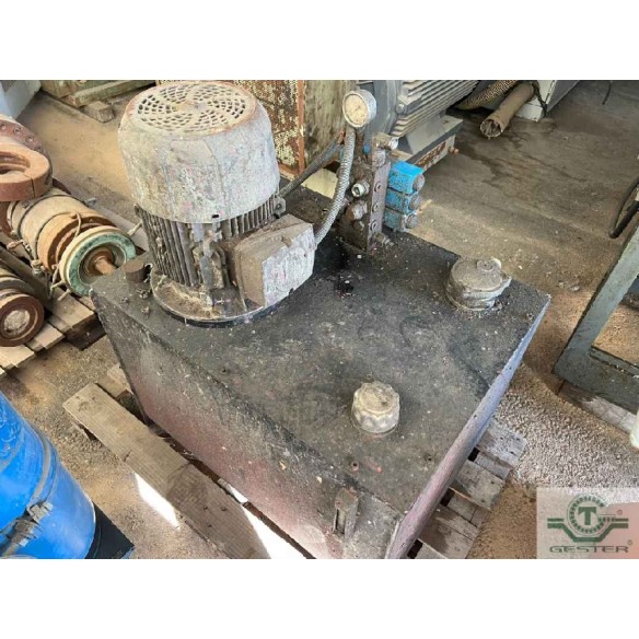 Hydraulic group