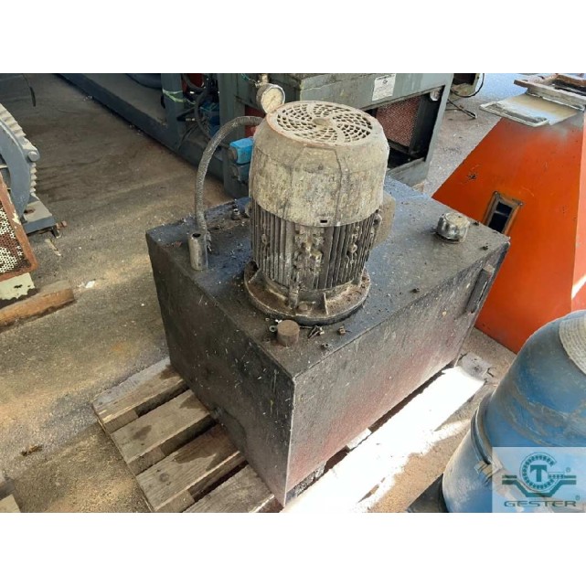 Hydraulic group