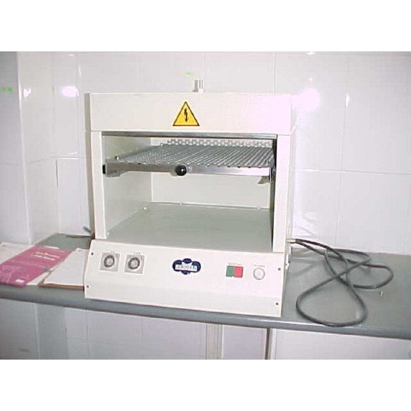 Four de laboratoire