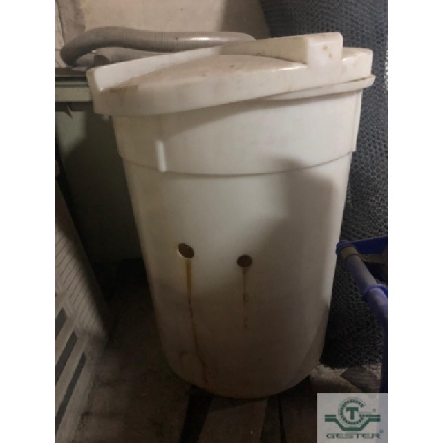 Plastic tank