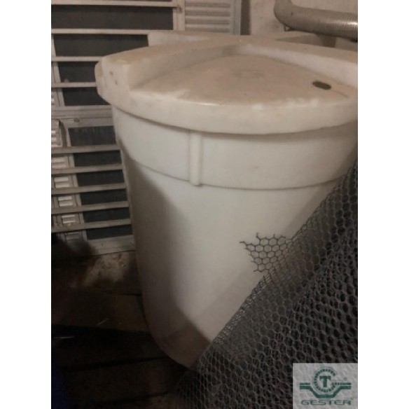Plastic tank