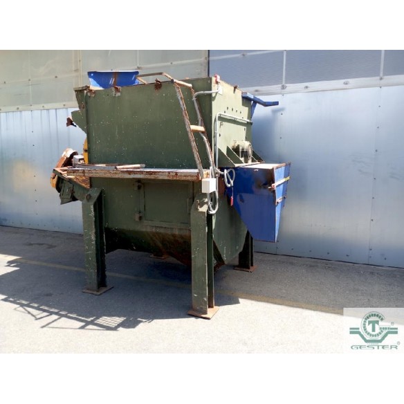 Label and cap remover machine