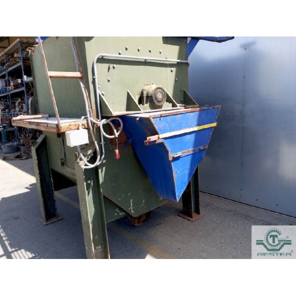 Label and cap remover machine
