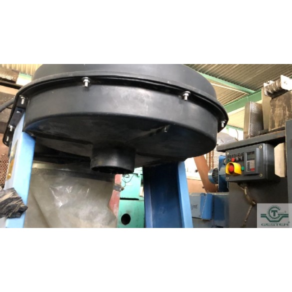 Aspirateur centrifuge pour la collecte de poussières
