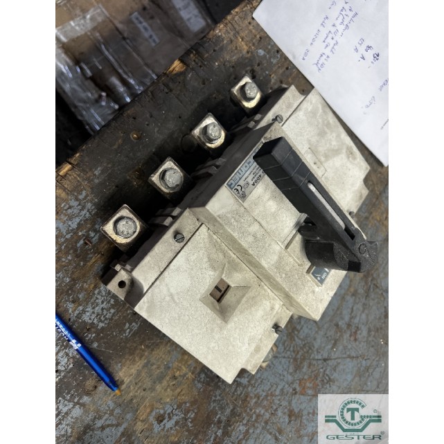Isolator switch