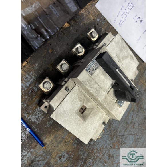 Isolator switch