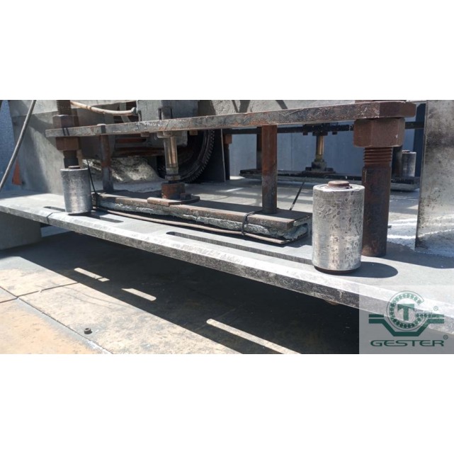 Profile cutting saw