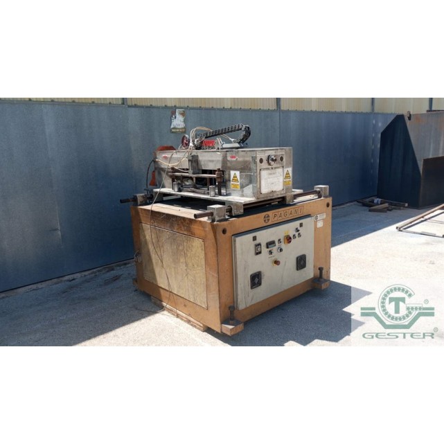 Profile cutting saw