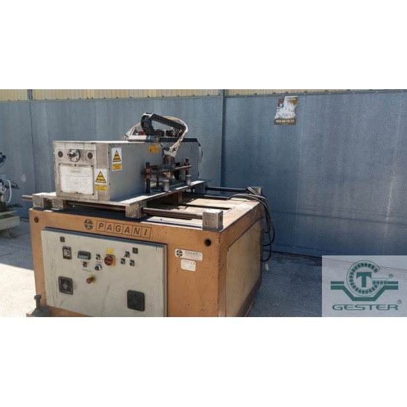 Profile cutting saw