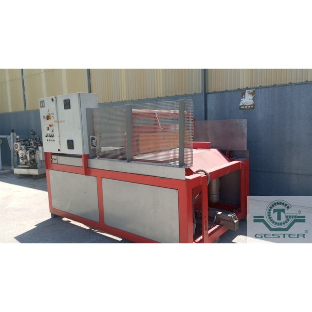 Profile cutting saw