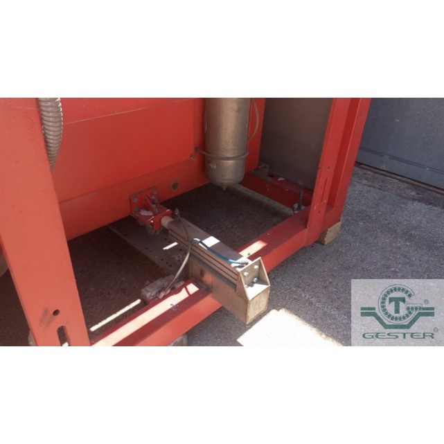 Profile cutting saw