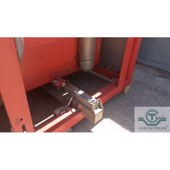 Profile cutting saw