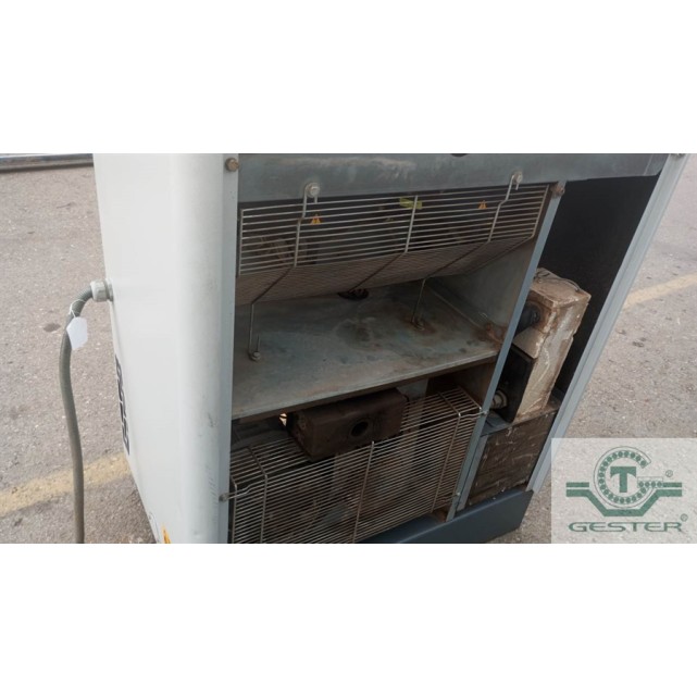 Screw air compressor