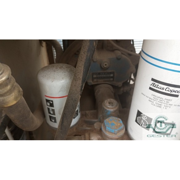 Screw air compressor