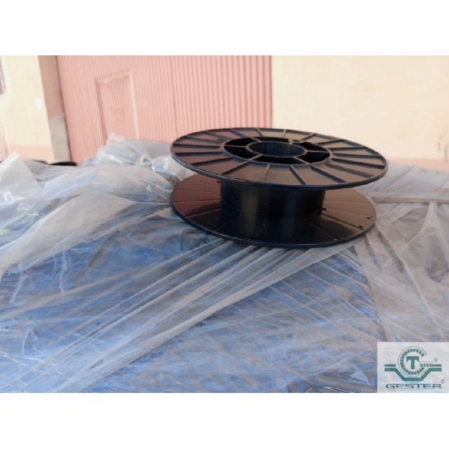Plastic bobbin