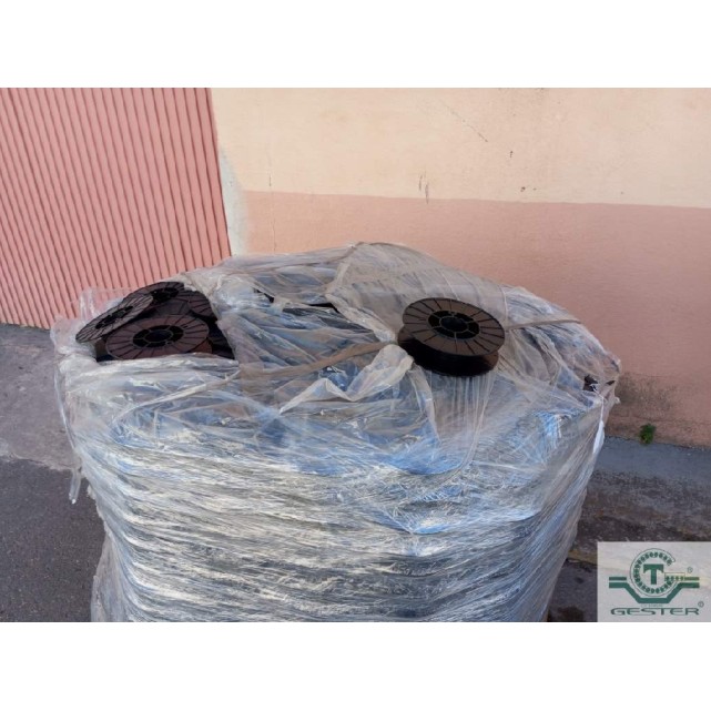 Plastic bobbin
