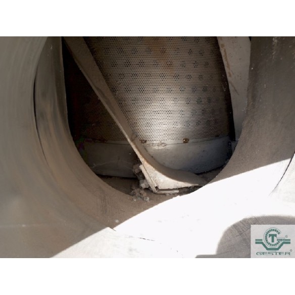 Vertical centrifuge