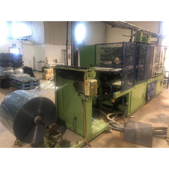 Thermoforming machine