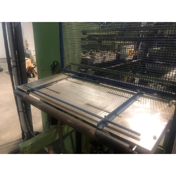 Thermoforming machine