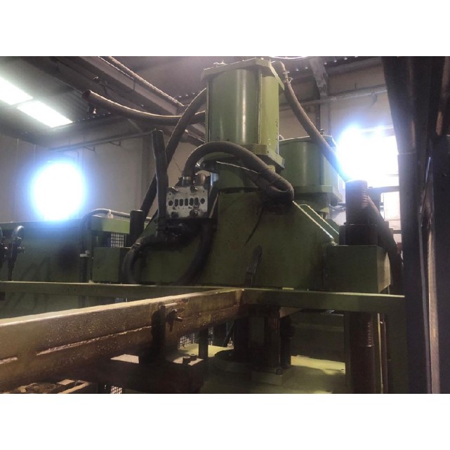 Thermoforming machine