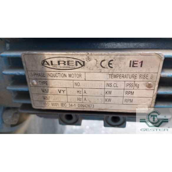 Centrifugal solid conveying extractor
